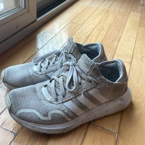 Adidas Swift Run X Sneaker